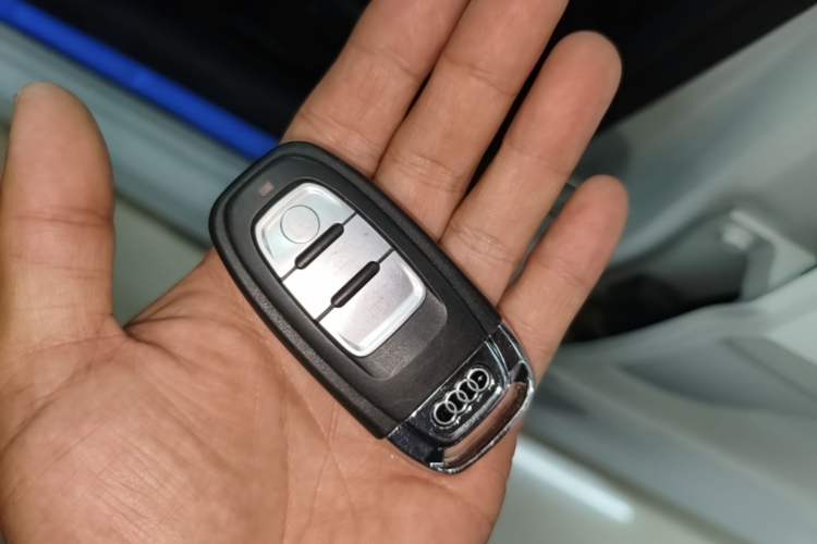 Used Audi A3 2019 Limousine 35 TFSI Fashion Edition China VI Emission Standard Vehicle Key