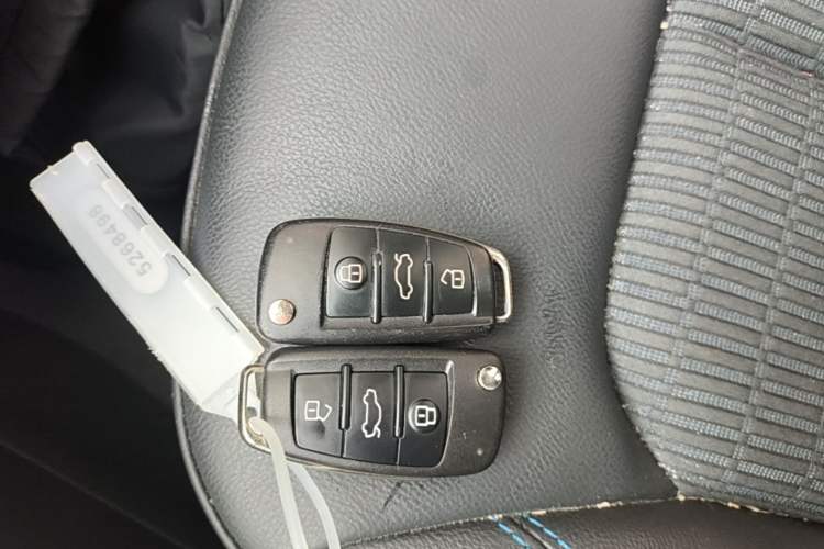Used Audi A3 2019 Sportback 35 TFSI Fashion Edition China VI Emission Standard Vehicle Key