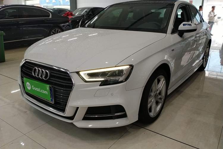 Used Audi A3 2019 Limousine 35 TFSI Fashion Edition China VI Emission Standard Guazi used car, China used car export, Used car for sale, Used  cars, Cheapest cars for sale