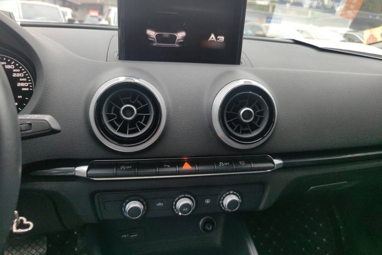 Used Audi A3 2019 Sportback 35 TFSI Fashion Edition China V Audio And AC Panel