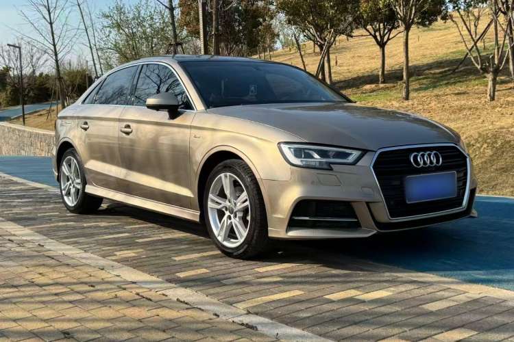 Used Audi A3 2019 Limousine 35 TFSI Fashion Edition China VI Emission Standard Exterior 2