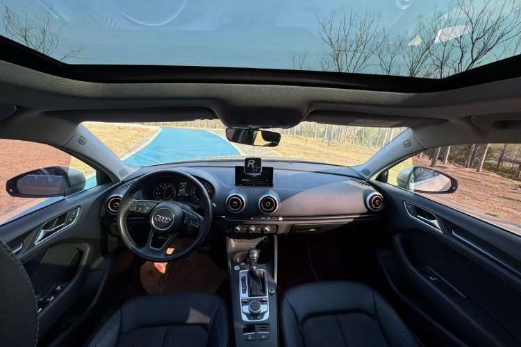 Used Audi A3 2019 Limousine 35 TFSI Fashion Edition China VI Emission Standard Interior 1