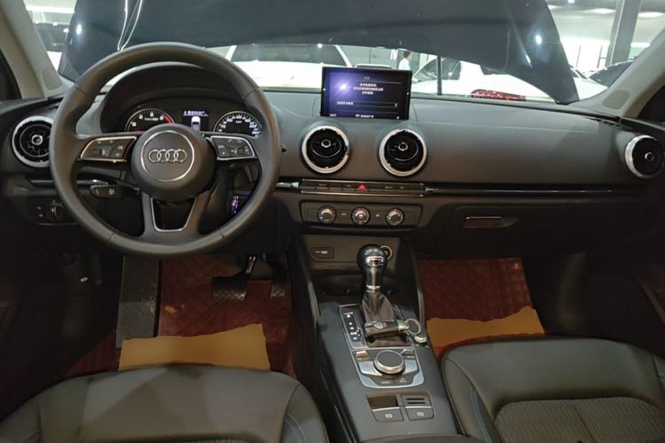 Used Audi A3 2020 Limousine 35 TFSI Fashion Edition China VI Emission Standard Center Console