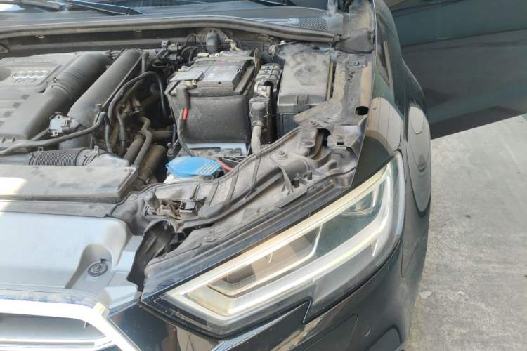 Used Audi A3 2020 Limousine 35 TFSI Fashion Edition China VI Emission Standard Engine Bay Left
