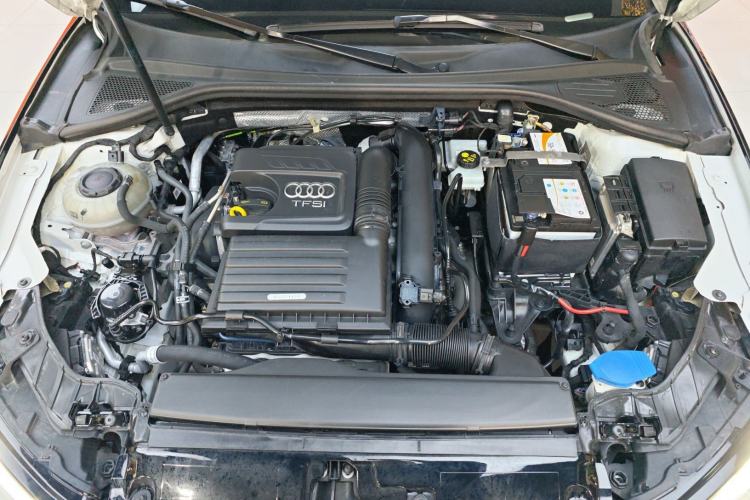 Used Audi A3 2020 Sportback 35 TFSI Fashion Edition China VI Emission Standard Engine Bay