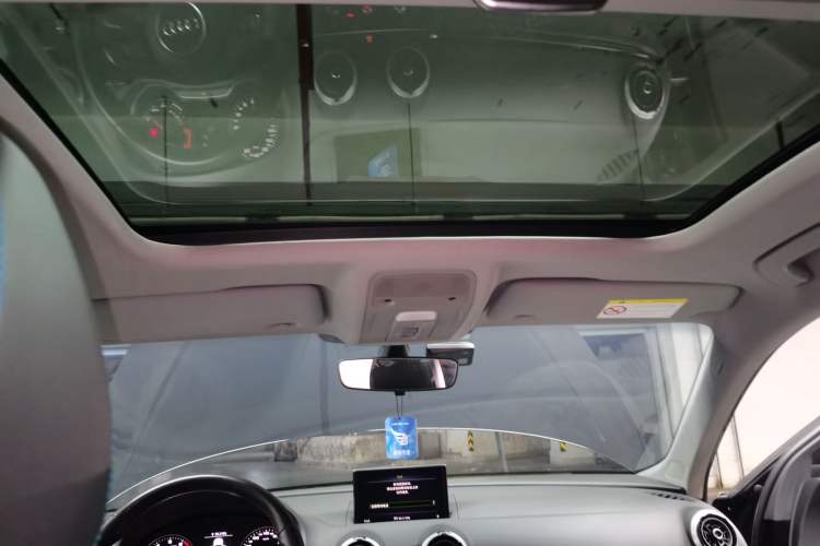 Used Audi A3 2020 Sportback 35 TFSI Fashion Edition China VI Emission Standard Headliner