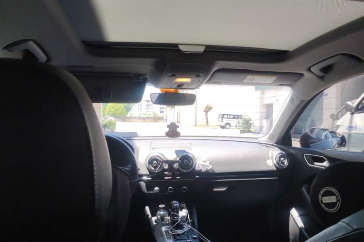 Used Audi A3 2020 Limousine 35 TFSI Fashion Edition China VI Emission Standard Headliner