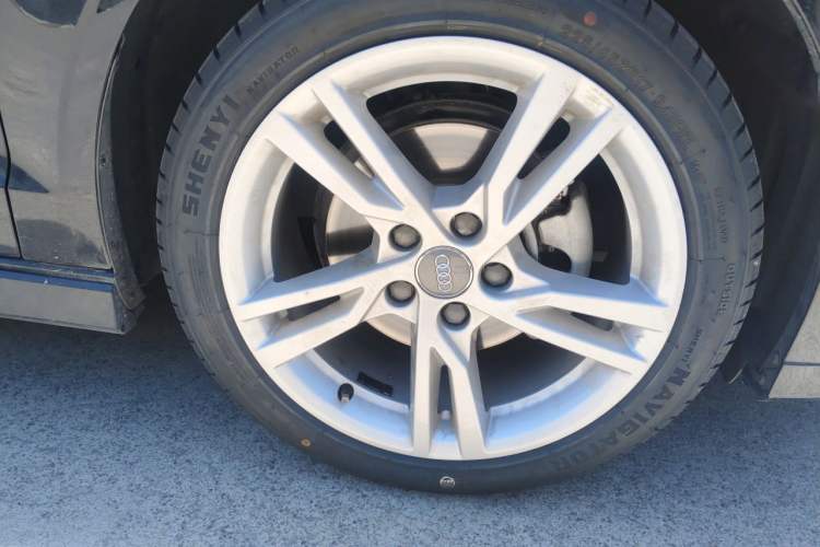 Used Audi A3 2020 Limousine 35 TFSI Fashion Edition China VI Emission Standard Right Front Wheel Hub