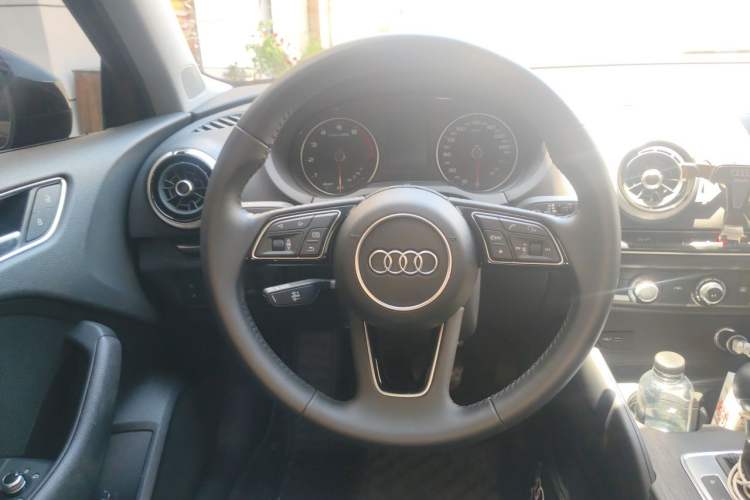 Used Audi A3 2020 Limousine 35 TFSI Fashion Edition China VI Emission Standard Steering Wheel
