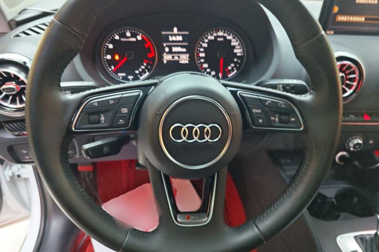 Used Audi A3 2020 Sportback 35 TFSI Fashion Edition China VI Emission Standard Steering Wheel