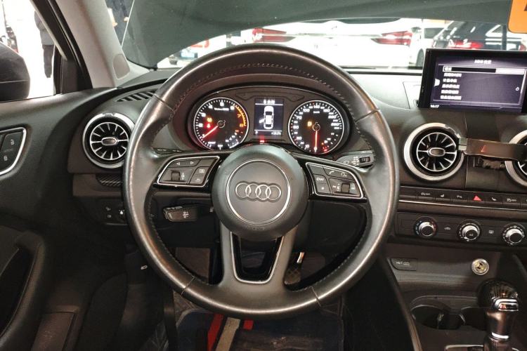 Used Audi A3 2020 Limousine 35 TFSI Fashion Edition China VI Emission Standard Steering Wheel