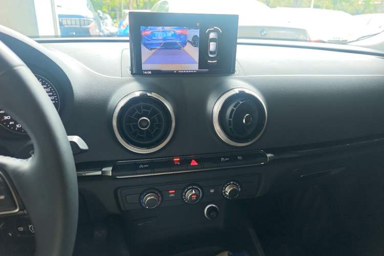 Used Audi A3 2020 Limousine 35 TFSI Fashion Edition China VI Emission Standard Audio And AC Panel