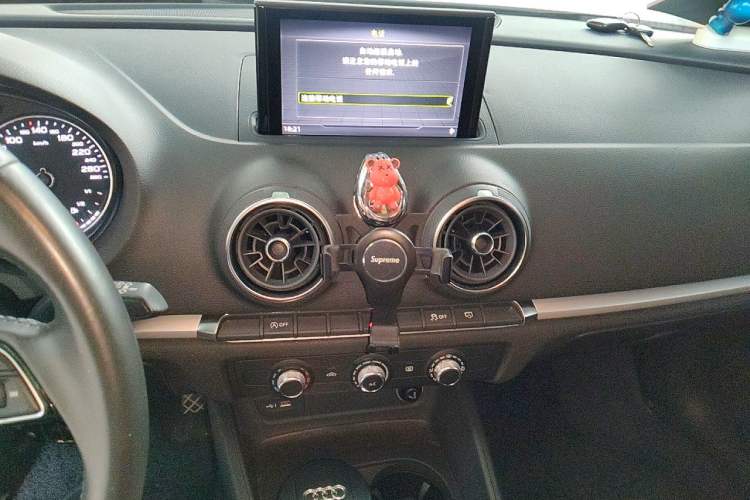 Used Audi A3 2020 Sportback 35 TFSI Ambition China VI Audio And AC Panel