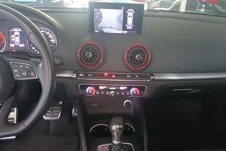 Used Audi A3 2020 Sportback 35 TFSI Sporty Model China VI Audio And AC Panel