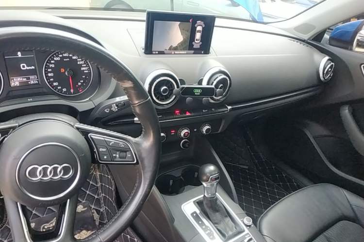 Used Audi A3 2020 Limousine 35 TFSI Fashion Edition China VI Emission Standard Audio And AC Panel
