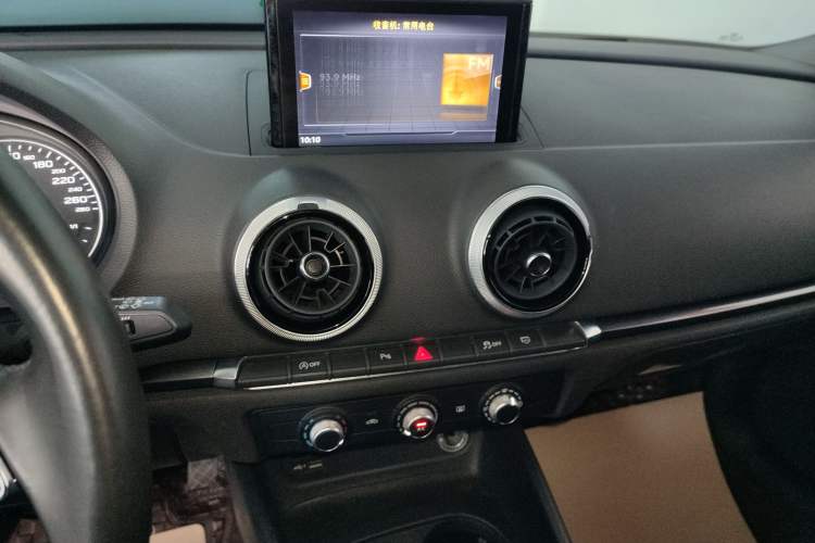 Used Audi A3 2020 Sportback 35 TFSI Fashion Edition China VI Emission Standard Audio And AC Panel