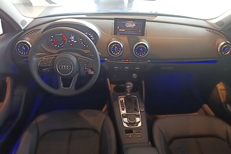 Used Audi A3 2020 Limousine 35 TFSI Fashion Edition China VI Emission Standard Center Console