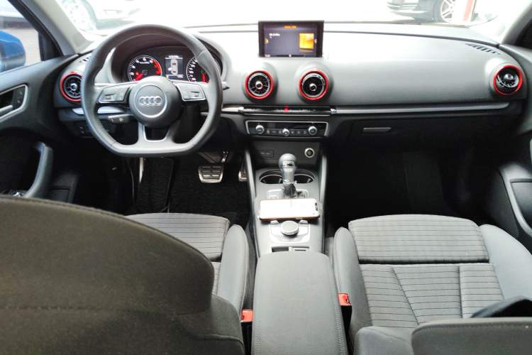 Used Audi A3 2020 Limousine 35 TFSI Sporty Version China VI Center Console