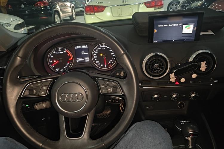 Used Audi A3 2020 Limousine 35 TFSI Fashion Edition China VI Emission Standard Center Console