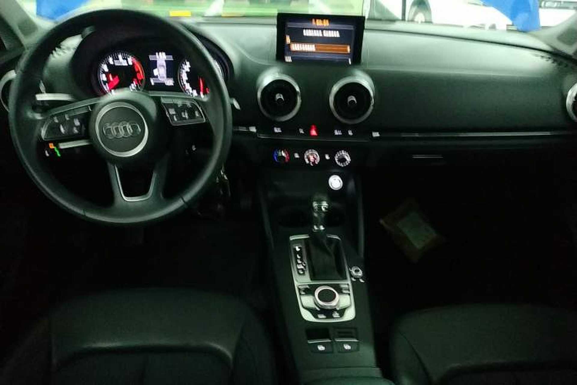 Used Audi A3 2020 Limousine 35 TFSI Fashion Edition China VI Emission Standard Center Console