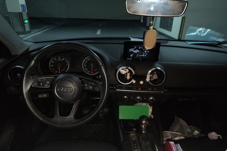 Used Audi A3 2020 Limousine 35 TFSI Fashion Edition China VI Emission Standard Center Console
