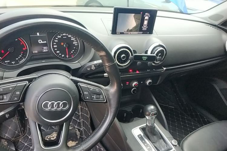 Used Audi A3 2020 Limousine 35 TFSI Fashion Edition China VI Emission Standard Center Console