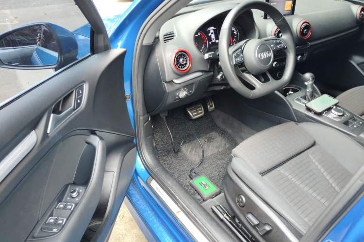 Used Audi A3 2020 Limousine 35 TFSI Sporty Version China VI Driver Seat