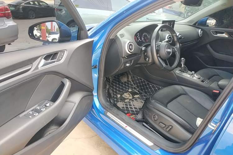 Used Audi A3 2020 Limousine 35 TFSI Fashion Edition China VI Emission Standard Driver Seat