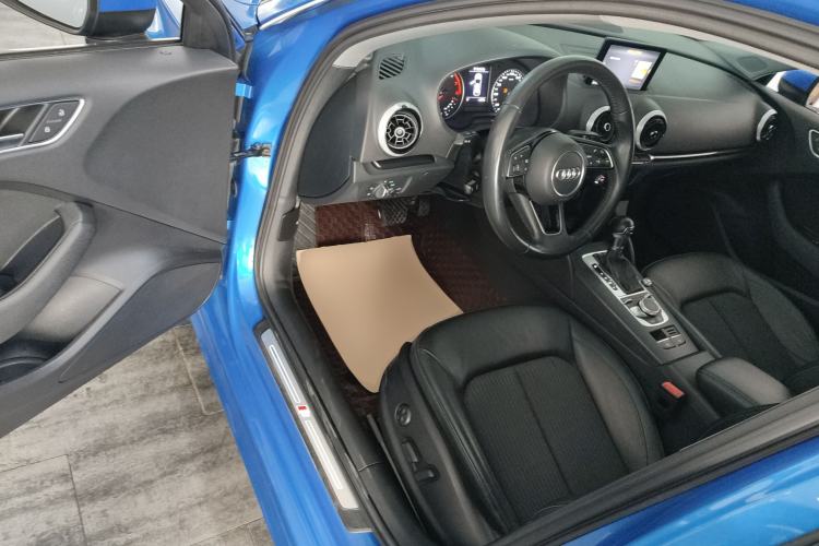 Used Audi A3 2020 Sportback 35 TFSI Fashion Edition China VI Emission Standard Driver Seat