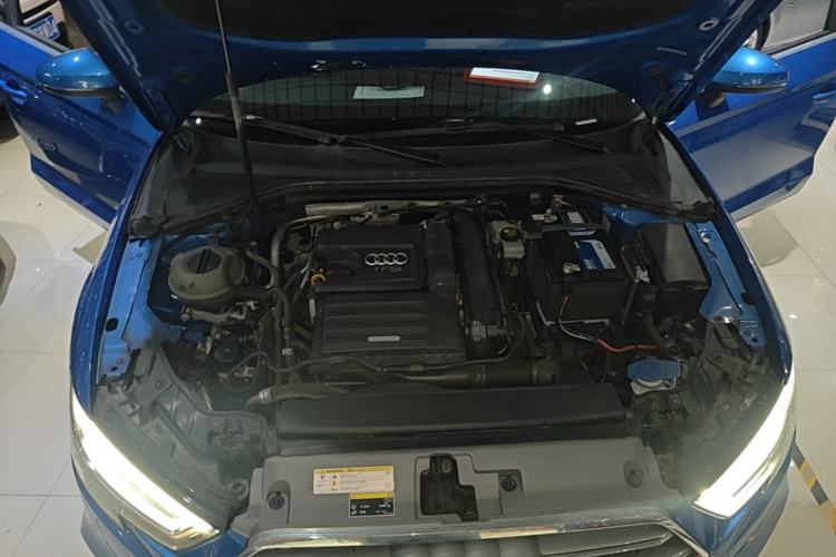 Used Audi A3 2020 Limousine 35 TFSI Fashion Edition China VI Emission Standard Engine Bay