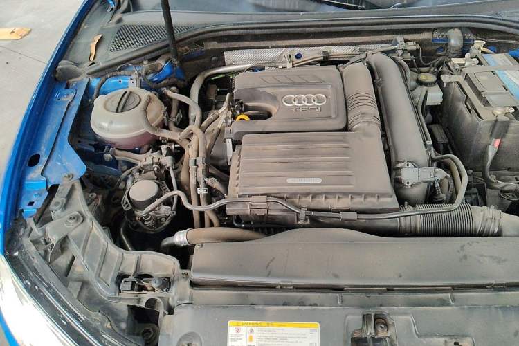 Used Audi A3 2020 Sportback 35 TFSI Ambition China VI Engine Bay Right