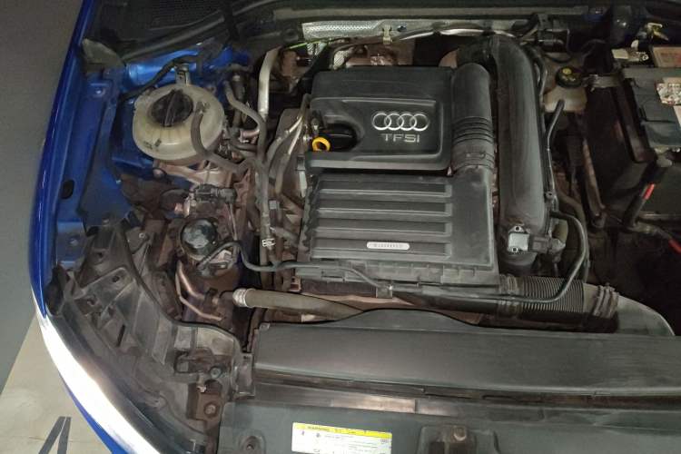 Used Audi A3 2020 Sportback 35 TFSI Ambition China VI Engine Bay Right