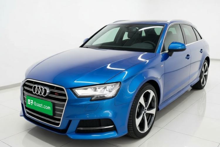 Używany Audi A3 2020 Sportback 35 TFSI Sporty Model China VI Guazi used car, China used car export, Used car for sale, Used cars, Cheapest cars for sale