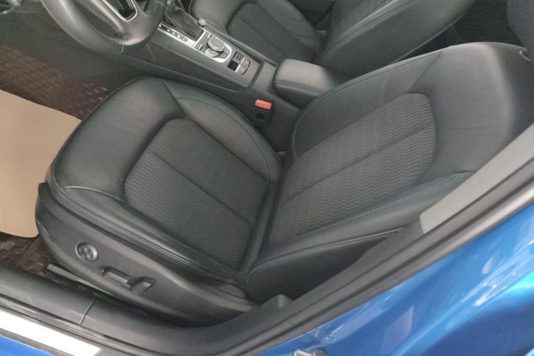 Used Audi A3 2020 Sportback 35 TFSI Fashion Edition China VI Emission Standard Left Front Seat