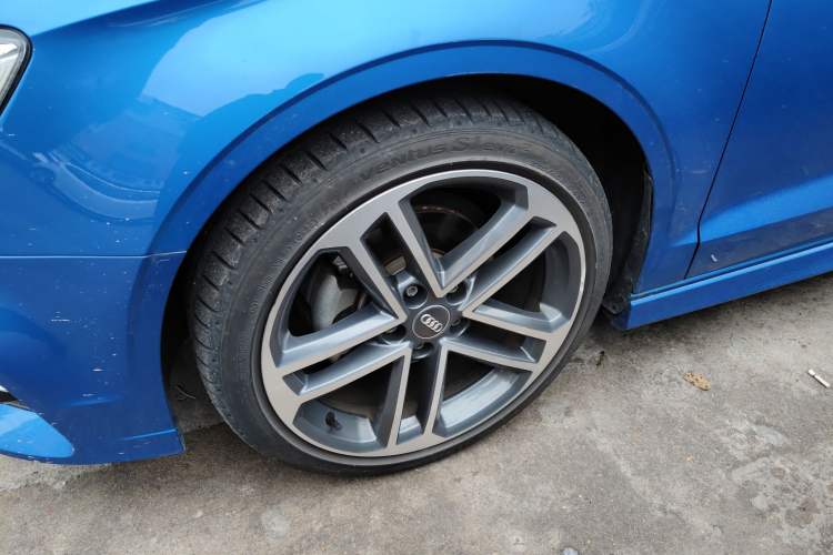 Used Audi A3 2020 Limousine 35 TFSI Sporty Version China VI Left Front Wheel Hub