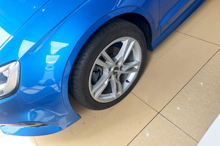 Used Audi A3 2020 Limousine 35 TFSI Fashion Edition China VI Emission Standard Left Front Wheel Hub
