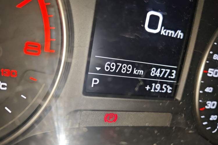Used Audi A3 2020 Sportback 35 TFSI Ambition China VI Odometer Close Up