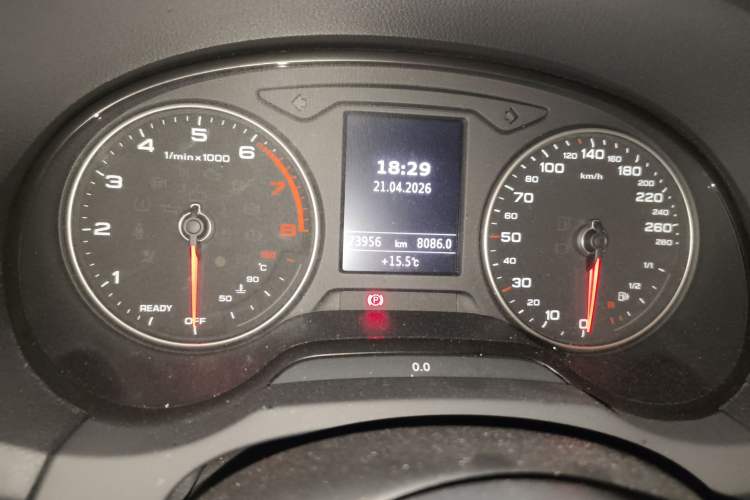 Used Audi A3 2020 Limousine 35 TFSI Fashion Edition China VI Emission Standard Odometer Close Up
