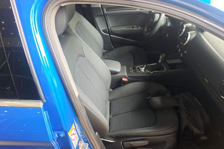 Used Audi A3 2020 Limousine 35 TFSI Fashion Edition China VI Emission Standard Right Front Seat
