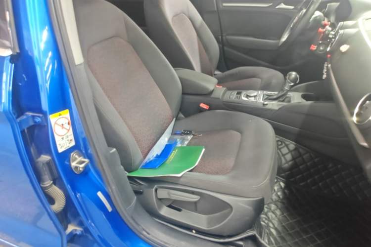 Used Audi A3 2020 Limousine 35 TFSI Ambition China VI Right Front Seat