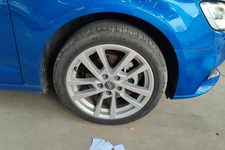 Used Audi A3 2020 Sportback 35 TFSI Ambition China VI Right Front Wheel Hub