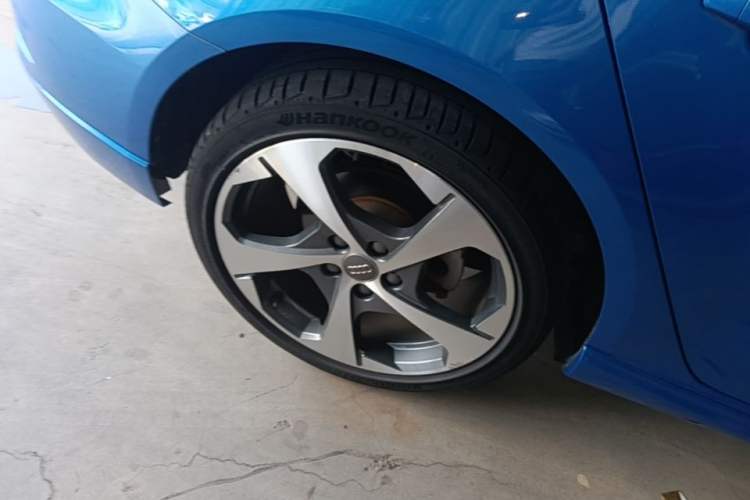 Used Audi A3 2020 Sportback 35 TFSI Sporty Model China VI Right Rear Wheel Hub