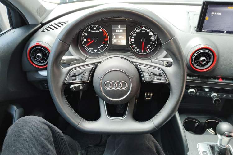 Used Audi A3 2020 Limousine 35 TFSI Sporty Version China VI Steering Wheel