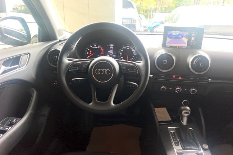 Used Audi A3 2020 Limousine 35 TFSI Fashion Edition China VI Emission Standard Steering Wheel