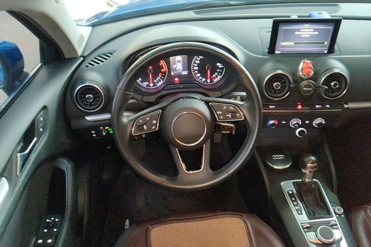 Used Audi A3 2020 Sportback 35 TFSI Ambition China VI Steering Wheel