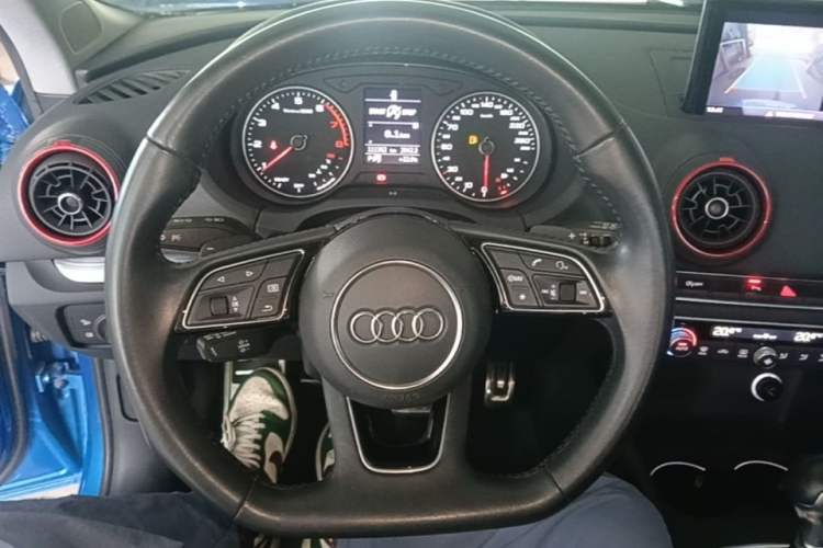 Used Audi A3 2020 Sportback 35 TFSI Sporty Model China VI Steering Wheel