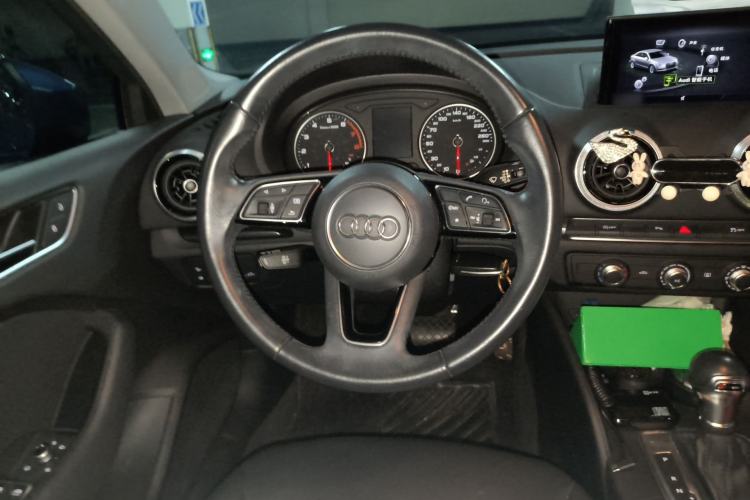 Used Audi A3 2020 Limousine 35 TFSI Fashion Edition China VI Emission Standard Steering Wheel