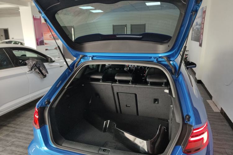Used Audi A3 2020 Sportback 35 TFSI Fashion Edition China VI Emission Standard Trunk