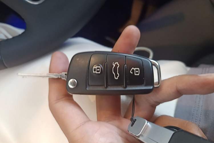 Used Audi A3 2020 Limousine 35 TFSI Fashion Edition China VI Emission Standard Vehicle Key