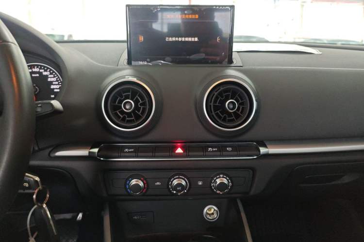 Used Audi A3 2020 Restyled Limousine 35 TFSI Ambition Version China VI Audio And AC Panel